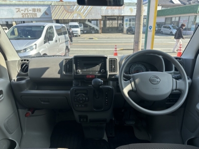 NV１００クリッパー(ニッサン)中古車 後席から見た前席