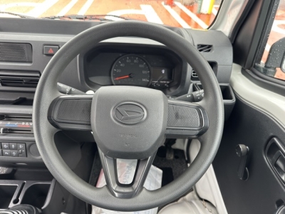 ハイゼットトラック(ダイハツ)中古車 後席から見た前席