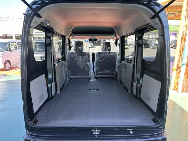 エブリイ(ダムド)新車見本展示無 13