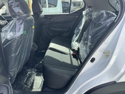WR-V(ホンダ)登録済未使用車 後席内装