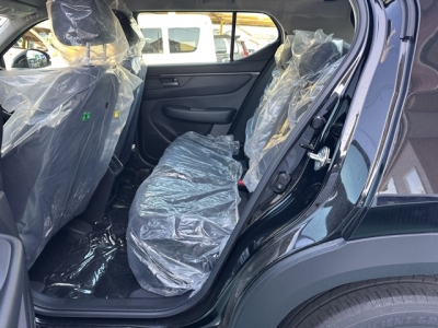 WR-V(ホンダ)登録済未使用車 後席内装