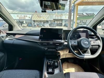 オーラ(ニッサン)中古車 内外装写真