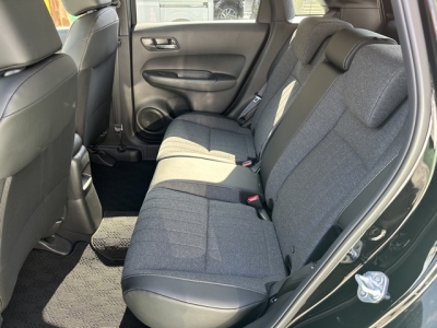 フィット(ホンダ)中古車 後席内装
