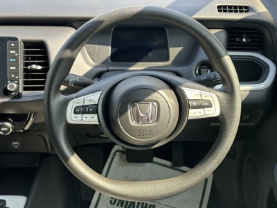 フィット(ホンダ)中古車 内外装写真