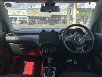 スイフトスポーツ(スズキ)中古車 後席から見た前席