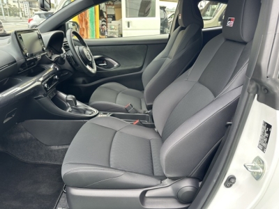 GRヤリス(トヨタ)中古車 前席内装