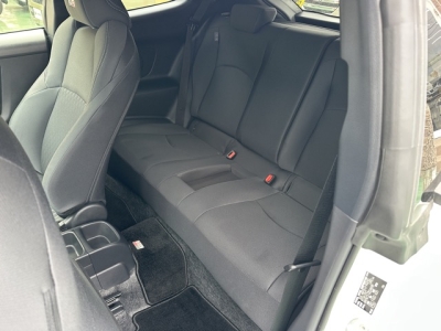 GRヤリス(トヨタ)中古車 後席内装