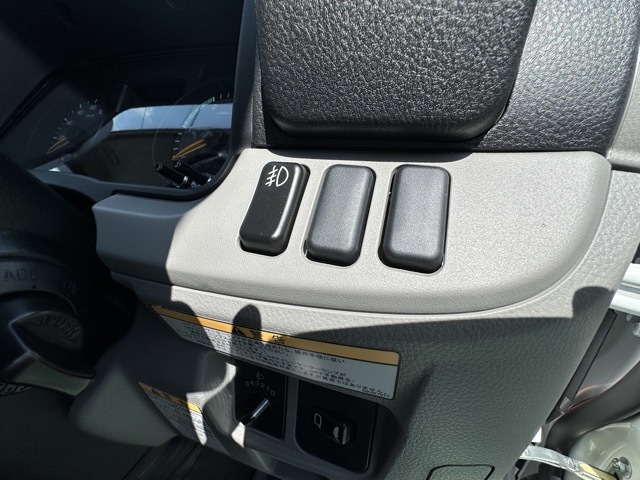 キャンター(三菱)登録済未使用車 16