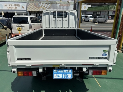 キャンター(三菱)登録済未使用車 内外装写真他１