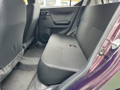 ミライース(ダイハツ)中古車 後席内装
