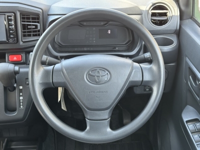 ミライースのOEM(ダイハツ)中古車 内外装写真