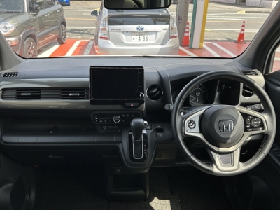 N-WGN(ホンダ)中古車 後席から見た前席
