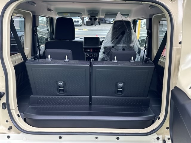 ジムニー(ダムド)新車見本展示無 7