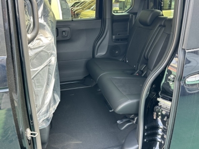 新型N-BOX(ホンダ)届出済未使用車 後席内装