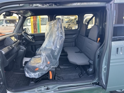 N-VAN(ホンダ)届出済未使用車 後席内装