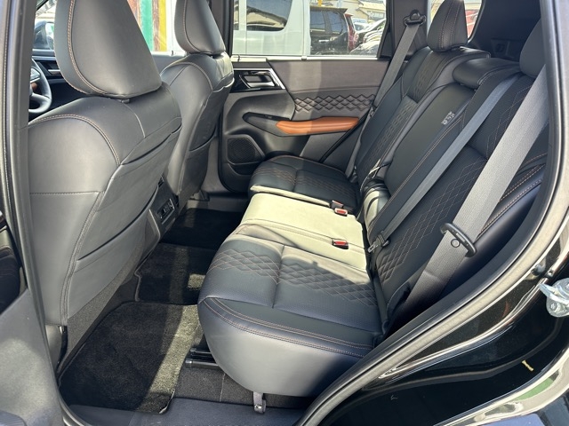 アウトランダー(三菱)中古車 4