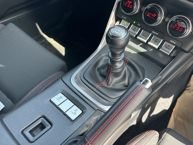 BRZ(スバル)中古車 14