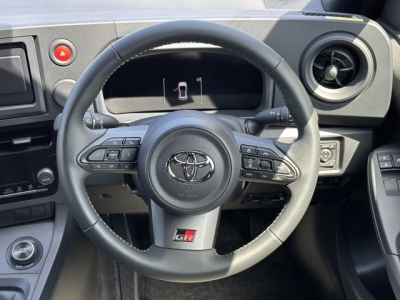 GRヤリス(トヨタ)中古車 内外装写真