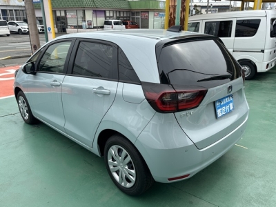 フィット(ホンダ)登録済未使用車 後方