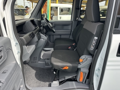 N-VAN(ホンダ)届出済未使用車 前席内装