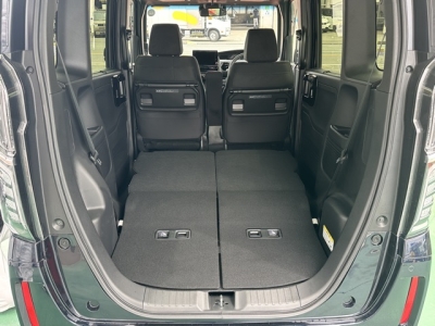 N-BOXカスタム(ホンダ)中古車 内外装写真他２