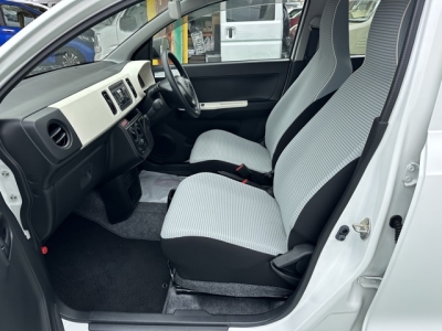 アルト(スズキ)中古車 前席内装