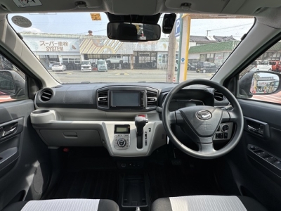 ミライース(ダイハツ)中古車 後席から見た前席