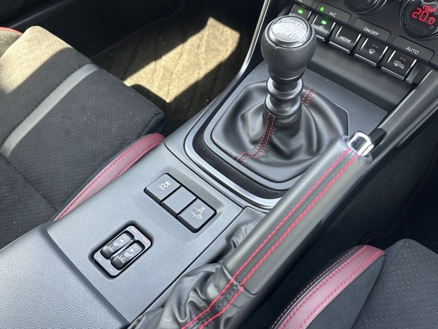 BRZ(スバル)中古車 15