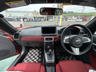 コペン(ダイハツ)中古車 後席内装