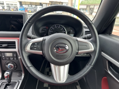 コペン(ダイハツ)中古車 後席から見た前席