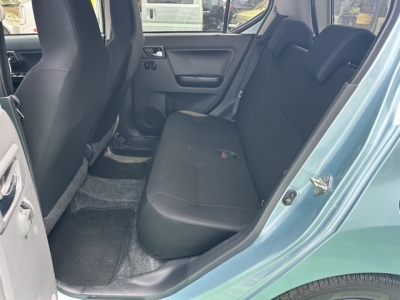 ミライース(ダイハツ)中古車 後席内装