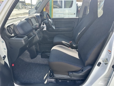 アルトのOEM(スズキ)中古車 前席内装