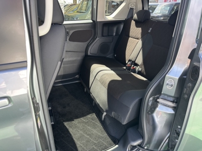eKクロススペース(三菱)中古車 後席内装