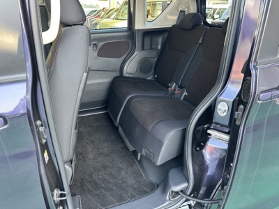 eKクロススペース(三菱)中古車 後席内装