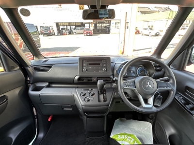 eKクロススペース(三菱)中古車 後席から見た前席