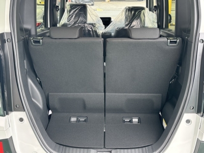 新型N-BOX(ホンダ)届出済未使用車 内外装写真他２