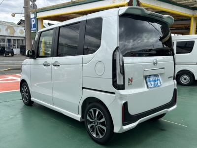 新型N-BOX(ホンダ)届出済未使用車 後方