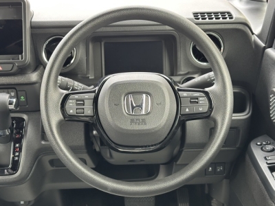 新型N-BOX(ホンダ)届出済未使用車 内外装写真