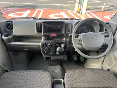 エブリイバンのOEM(スズキ)中古車 後席から見た前席