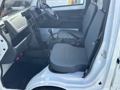 キャリイトラックのOEM(スズキ)中古車 前席内装