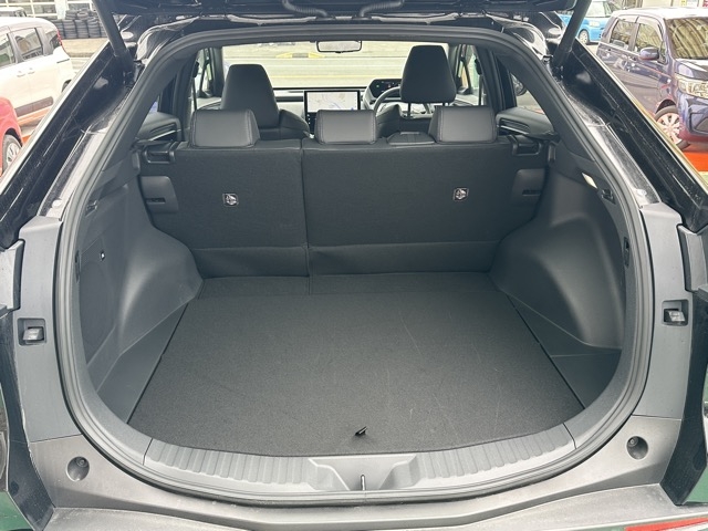bZ4X(トヨタ)中古車 9