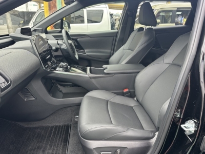 bZ4X(トヨタ)中古車 前席内装