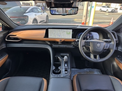 クラウンクロスオーバー(トヨタ)中古車 後席から見た前席