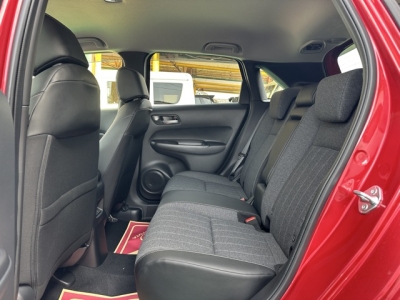 フィット(ホンダ)中古車 後席内装