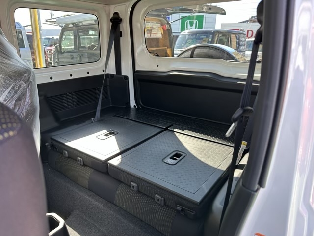 ジムニー(ダムド)新車見本展示無 4