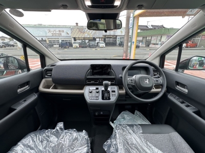 新型フリード(ホンダ)登録済未使用車 内外装写真他２