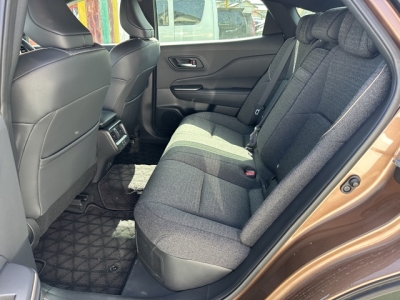 クラウンクロスオーバー(トヨタ)中古車 後席内装