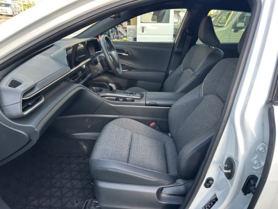 クラウンクロスオーバー(トヨタ)中古車 前席内装