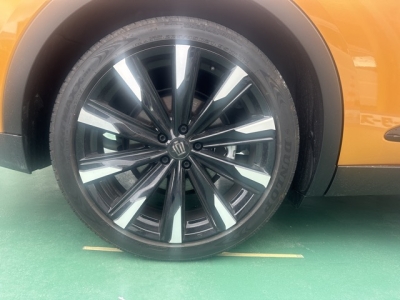 クラウンクロスオーバー(トヨタ)中古車 内外装写真他２