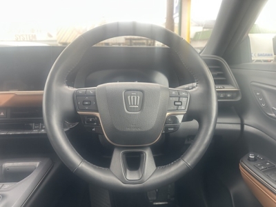 クラウンクロスオーバー(トヨタ)中古車 内外装写真